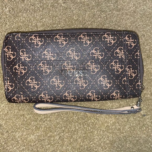 Guess Brown wristlet - Picture 1 of 3